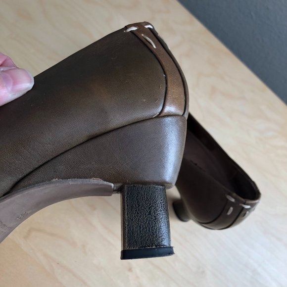 Modcloth Retro Leather Heeled Pumps - Picture 11 of 15